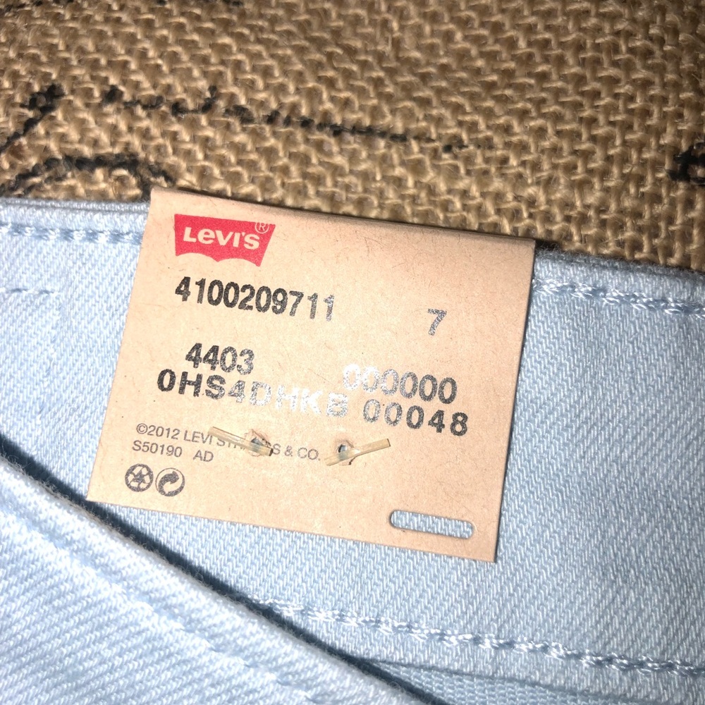 Levis NWT! Demi Curve Classic Rise Straight Leg Soft Blue Pant Size 12/31 - Picture 8 of 12